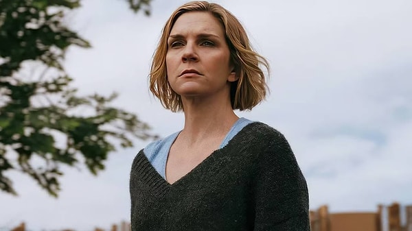 Vince Gilligan imzalı Pluribus, yayın hayatına başladığı günden beri yoğun ilgi görürken 6. bölümü bambaşka bir konu üzerinden gündeme taşındı.