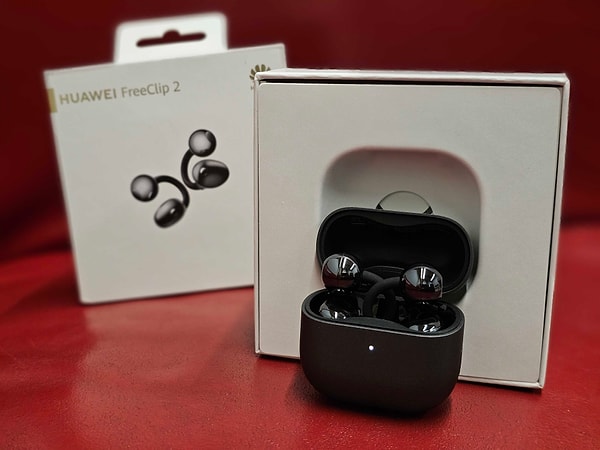 FreeClip 2, ilk nesle göre daha hafif, daha esnek ve daha güçlü bir yapıya sahip.