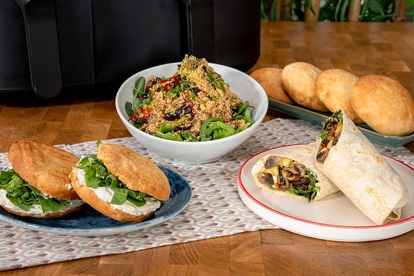 Mini Bazlama, Izgara Sebzeli Dürüm, Peynir Dolgulu Bazlama Sandviç ve Izgara Sebzeli Kinoa Salatası Nasıl Yapılır?