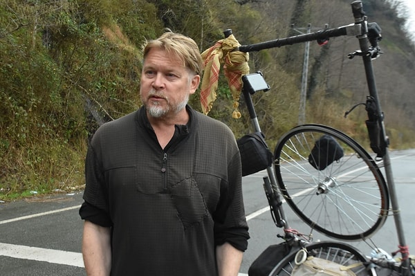 Karl Bushby, 1969’da İngiltere’nin Hull kentinde doğdu.