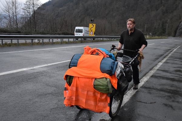 Ancak yürüyüş, tahminlerinden çok daha uzun sürdü.