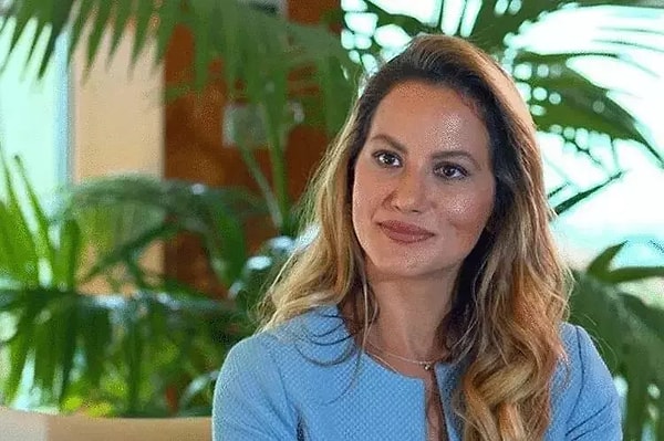 Uzun yıllar önce, dönemin buram buram aile kokan dizilerinde izlediğimiz, şimdilerde ise müzisyenliğiyle öne çıkan Yıldız Asyalı'yı hatırlarsınız.