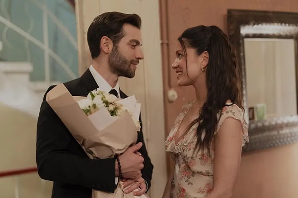 Hazal Subaşı ve Burak Berkay Akgül - Sahipsizler