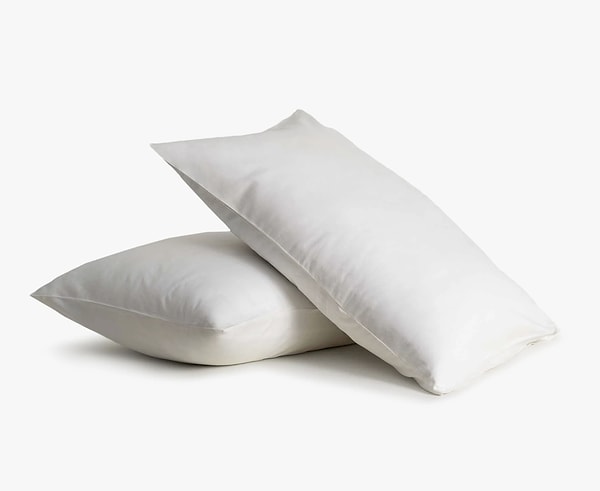 Organik pamuk saten dokusuyla hem yumuşaklığı hem de şıklığı bir arada sunan 2’li düz yastık kılıfı, bugün %35 indirimde.