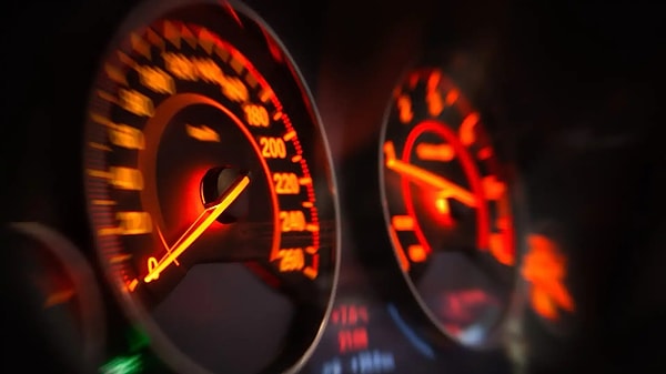 Sabit hız motoru rahatlatıyor, tüketimi düşürüyor