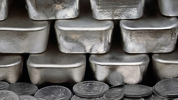 Altının yükselişi gümüşün değerini de artırdı.