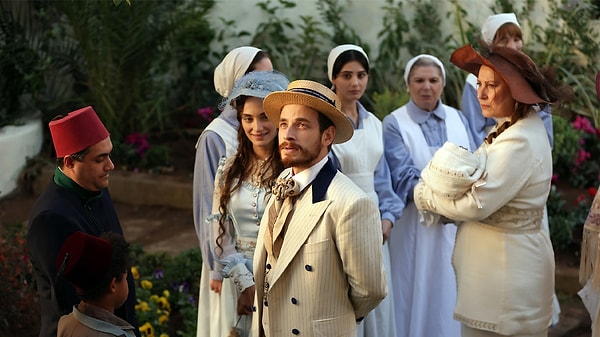 17. Şakir Paşa Ailesi: Mucizeler ve Skandallar