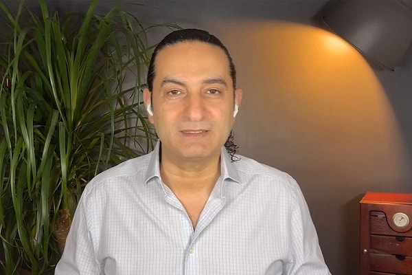 Economist Devrim Akyil elaborated on the theory of "Silver can buy you a house".