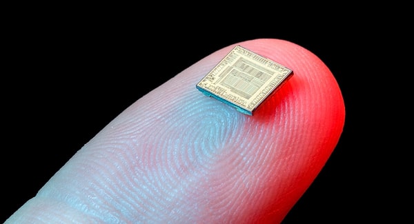 Mühendislik hassasiyeti ve sinirbilim bilgisini birleştiren araştırmacılar, veri aktarımını hızlandıran devrim niteliğinde bir arayüz geliştirdi.