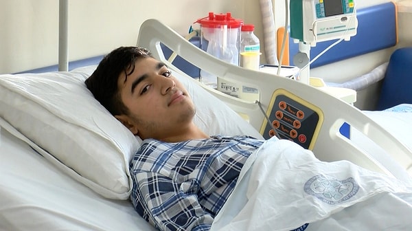 Karesi ilçesinde 28 Kasım’da Şamlı mevkisinde bulunan ormana halasının oğlu Erdoğan Demirparmak ile birlikte mantar toplamak için giden Batuhan Badak, ormanda buldukları ‘köygöçüren’ mantarlarından bir tanesini çiğ olarak tüketti.