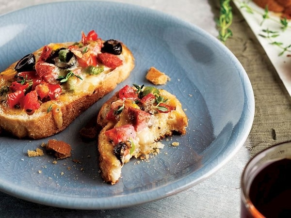 4. Diyet Kahvaltılık Pizza Dilimleri