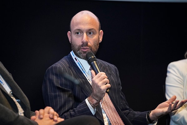 Onur Güvenatam Kimdir?