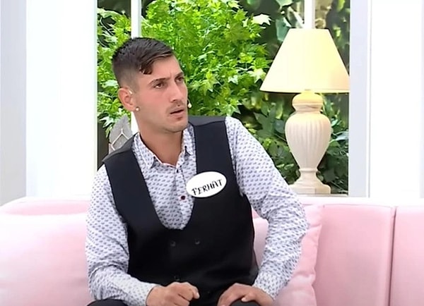 atv ekranlarında yayınlanan Esra Erol'da programına katılan ve dilencilik yaptığını söyleyen Ferhat isimli şahıs, aylık kazancıyla dudak uçuklattı.