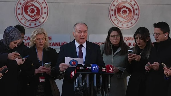 Türk-İş, Bakanın talebine rağmen toplantıya katılmadı.