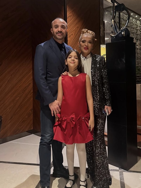 2012'de Okan Kurt'la evlenen Demet Akalın, 2014'te kızı Hira'yı kucağına almıştı.