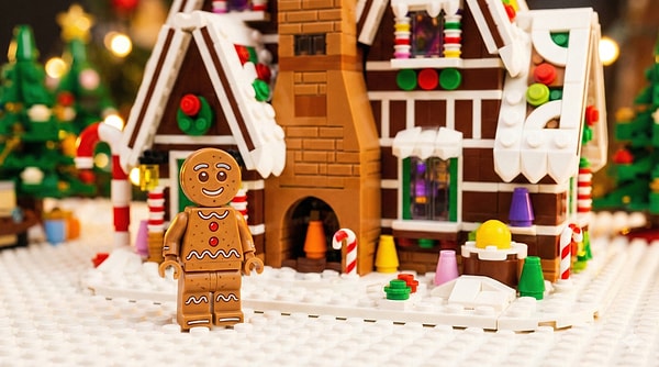 6. İkonu bile mis gibi kokan Zencefilli Kurabiye Adam (Gingerbread Man) da yeni yıl ruhunu taşıyan bir ikon.