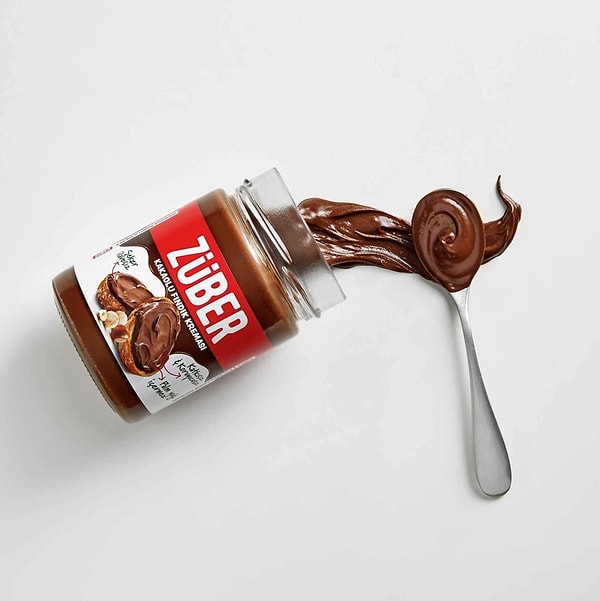 Şeker ilavesiz içeriğiyle gönül rahatlığıyla kaşıklayabileceğiniz Züber Nutzilla Kakaolu Fındık Kreması!
