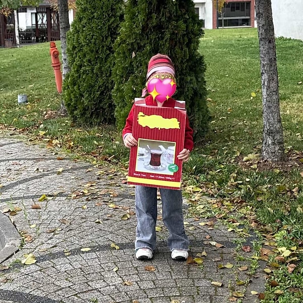 Annesi Trabzonlu babası Rizeli bir çocuk, Yerli Malı Haftası'na nasıl mı katılır? İşte böyle! :)