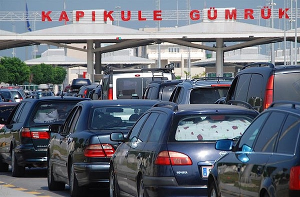 Almanya’nın Köln şehrinde uzun yıllardır ikamet eden bir gurbetçinin, sosyal yardım alırken mal varlığını gizlediği iddiası ülkede gündem oldu.