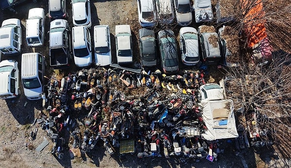 Trafik uygulamaları sonrası çekilen araçlar yıllardır otoparktan çıkamıyor