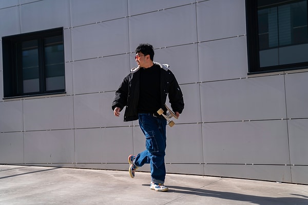 Individuals who walk at a brisk pace are driven by intrinsic motivation.