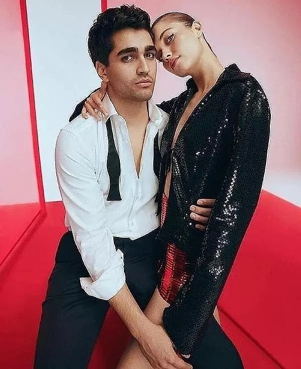 Afra Saraçoğlu - Mert Ramazan Demir