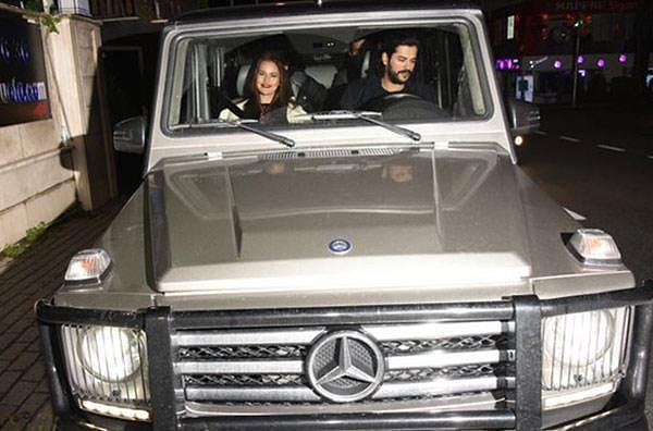 Burak Özçivit, who often makes headlines with his earnings, was declared a "king" at an event he attended in the city of Astrakhan, Russia, a few days ago. It was rumored that he pocketed a whopping 20 million TL from this gig.