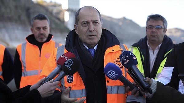 Geçmiş yıllarda Ankara’daki kişi başı su tüketiminin İstanbul’un yaklaşık iki katı olduğu verisini paylaşan Akçay, yürütülen bilinçlendirme çalışmaları ve kontrol politikalarıyla bu farkın kapandığını belirtti.