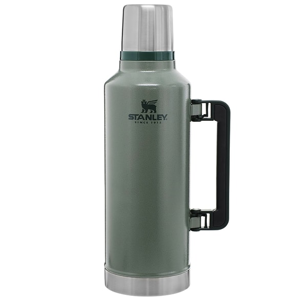 Stanley Klasik Vakumlu Termos, 18/8 paslanmaz çelik yapısı ile en zorlu koşullarda bile yüksek performans sunuyor.