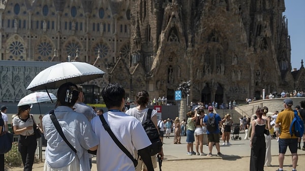İspanya'da ülke genelinde sığınaklar kurulacak.