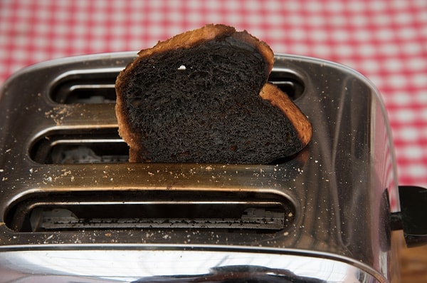 Yapılan ölçümlerde ekmek kızartma makineleri en yüksek kirlilik oranına sahip cihaz olarak listenin başında yer alıyor.