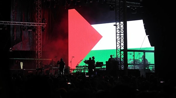 Massive Attack daha önce de Filistin için konserler düzenlemişti.