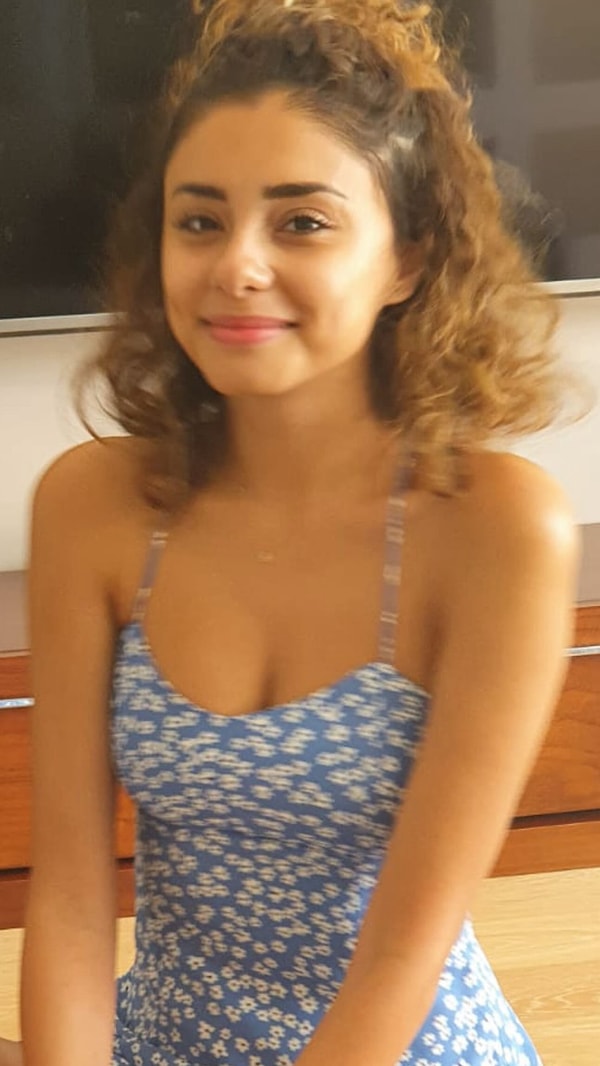 Estetik iddialarını yalanlayan Dadgar, eski fotoğraflarını paylaştı.