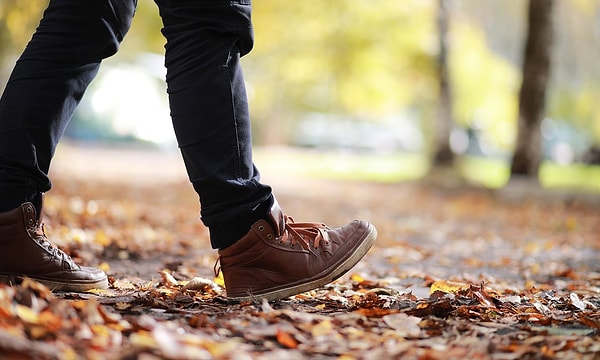 Yavaş yürüyen kişiler genellikle içe dönük ve gözlemci özellikler gösteriyor