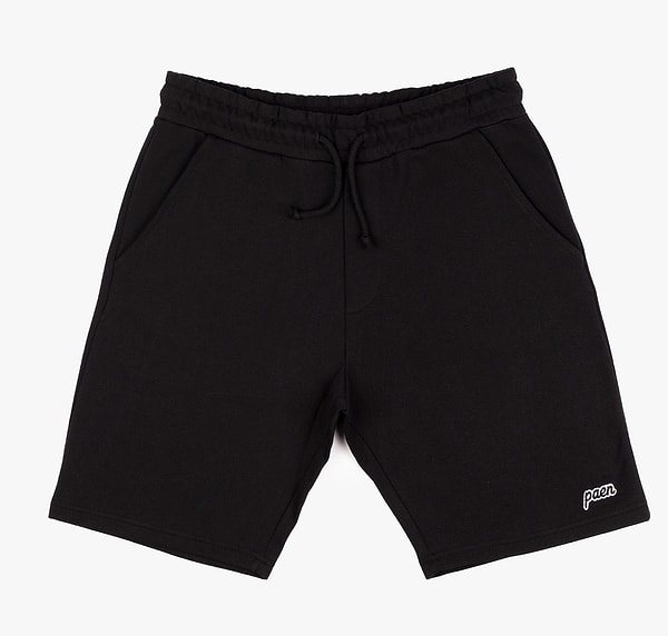 PAEN Basic Short, pamuk karışımlı hafif sweatshirt kumaşıyla gün boyu konfor sunan bir parça.