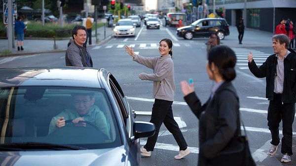 El kaldırma refleksi, farkındalık ve empati kapasitesini ortaya koyuyor