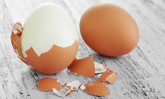 The Easiest Way to Peel a Boiled Egg in Seconds Has Been Revealed