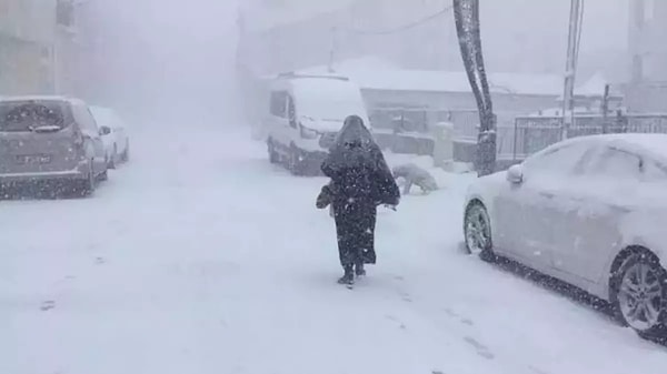 Türkiye bu yıl her zamankinden daha az kar yağışına sahne oluyor.