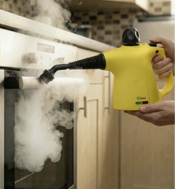 Kiwi KSC-4223 buharlı temizleyici, 4 bar basıncı ve dakikada 30 g buhar gücüyle ev temizliğini zahmetsiz hale getiriyor.