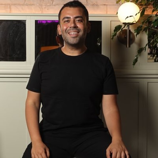 Mert Vidinli, uyuşturucu ve fuhuş suçlamasıyla aranıyor.