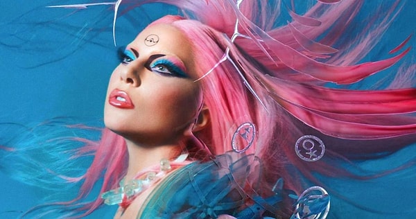 7. Her albümünde farklı şekilde karşımıza çıktı.