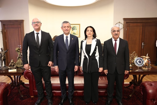 DEM Parti İmralı Heyeti, CHP Genel Başkanı Özgür Özel'i ziyaret etti.