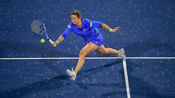 8. Agresif oyunlarda bile dengesini koruyabilen Kim Clijsters!