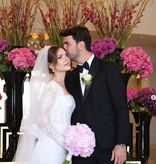 Bir süre önce Mina ismini verdiği kızına kavuşan, kariyerine de annelik molası veren Eda Ece'ye hasret kalmıştık.