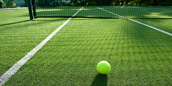 Çim saha tenisi, aslında teknolojik icatların yan ürünü olarak patladı.