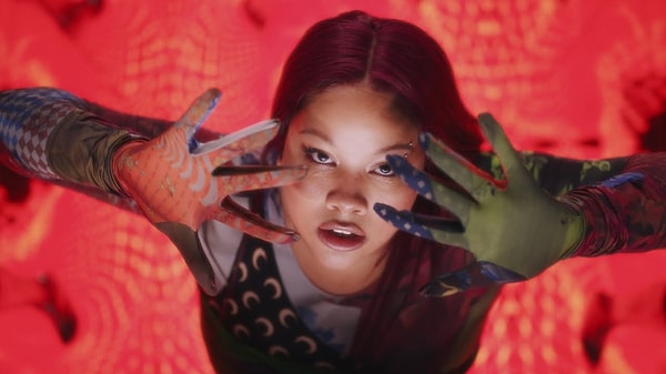 Her şey çok güzel de neden böyle bir müzik dehası kendine "utangaç" diyor?