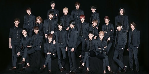 2. Apeace üyelerinin en belirgin fiziksel özelliği ve grubun pazarlama stratejisi neydi?