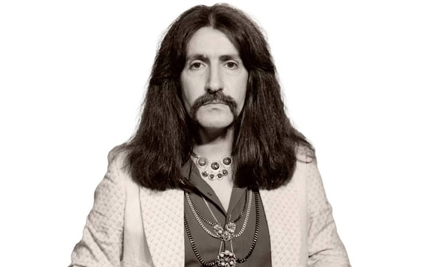 5. "Yıllar ikimizden de çok şeyler götürmüş. Sen yeni yuva kurarken beni ______ bölmüş."