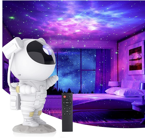 Comb Yıldızlı Gökyüzü Gece Lambası, astronot tasarımı ve projektör özelliğiyle bulunduğu ortama bambaşka bir hava katıyor.