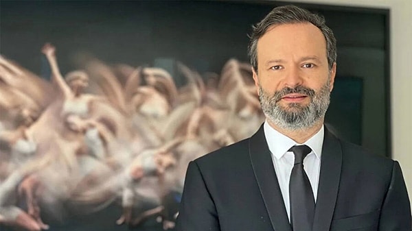 Timur Savcı Kimdir?